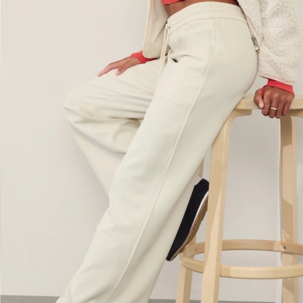 Athleta Endeavor High Rise Relaxed Pant, NWT Bone
